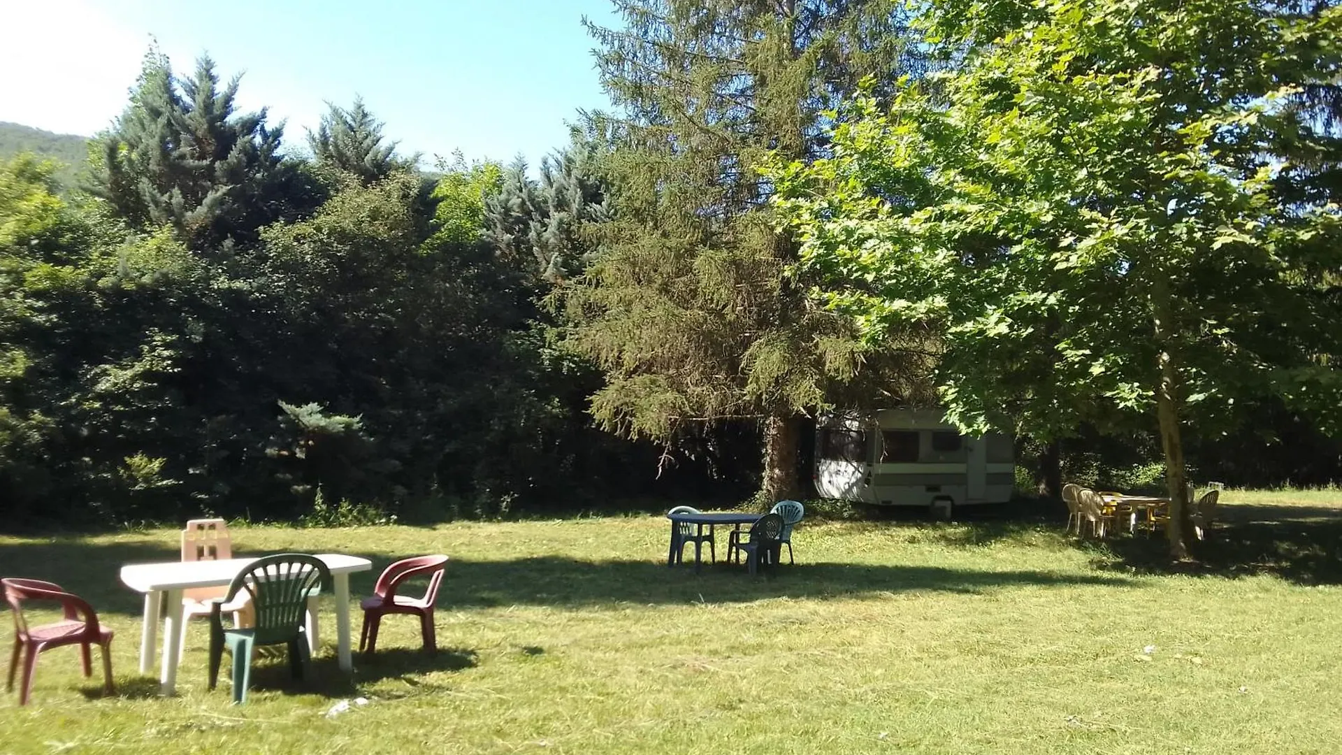 Les Favouilles, Le Gite Pour 15 Personnes Dauphin 0*,